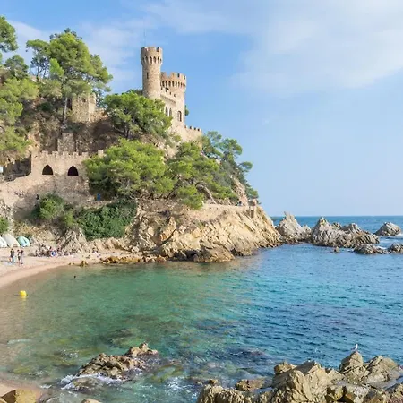 Villa Sleeps 8 Lloret de Mar