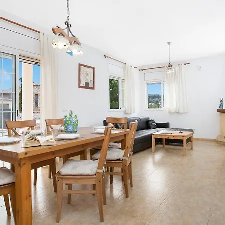 Sleeps 8 Villa *