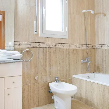 Sleeps 8 Villa *